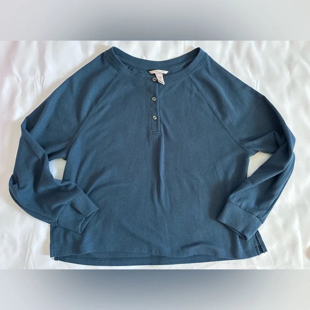 Victoria's Secret Women's  Waffle Thermal Long Sleeve Blue Henley Top Size Small